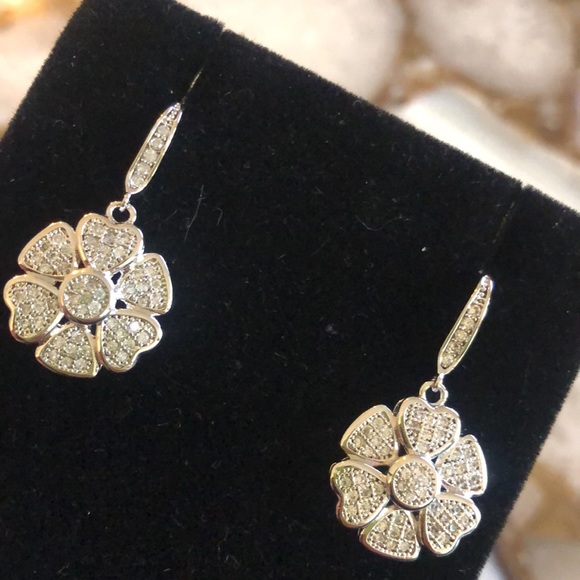 Cubic Zirconia Brilliant Pavé Flower Earrings,NWT-Boutique - Picture 4 of 9
